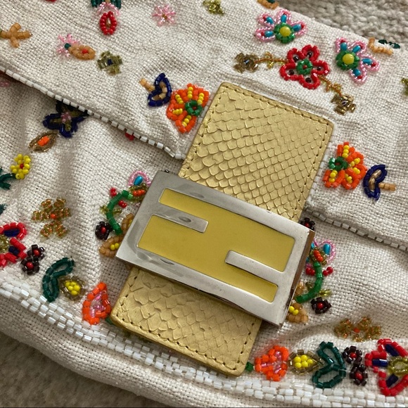 🚫SOLD🚫 AUTH FENDI BEADED COTTON LINEN SNAKE BAGUETTE BAG SEX & THE CITY!! - Picture 6 of 16